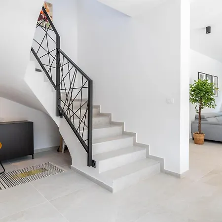 Casa *
