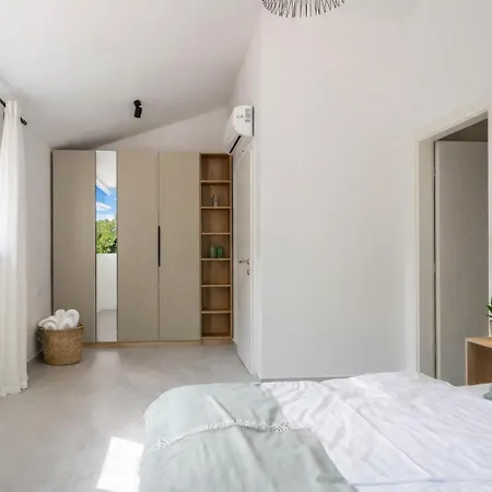 Casa * Radetici